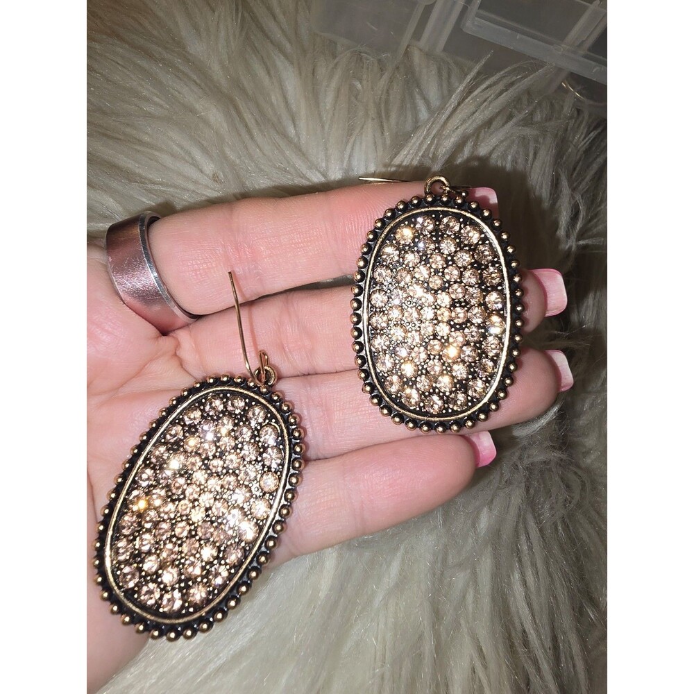 G42 - Bling Oval Rhinestone Earrings